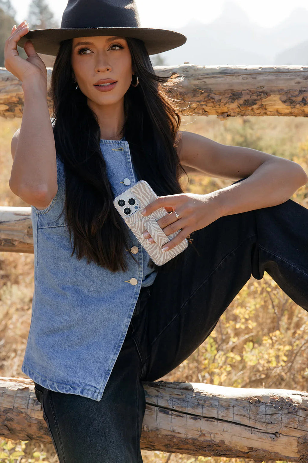 CLASSIC LEATHER MONOGRAM PHONE CASE CL IPHONE