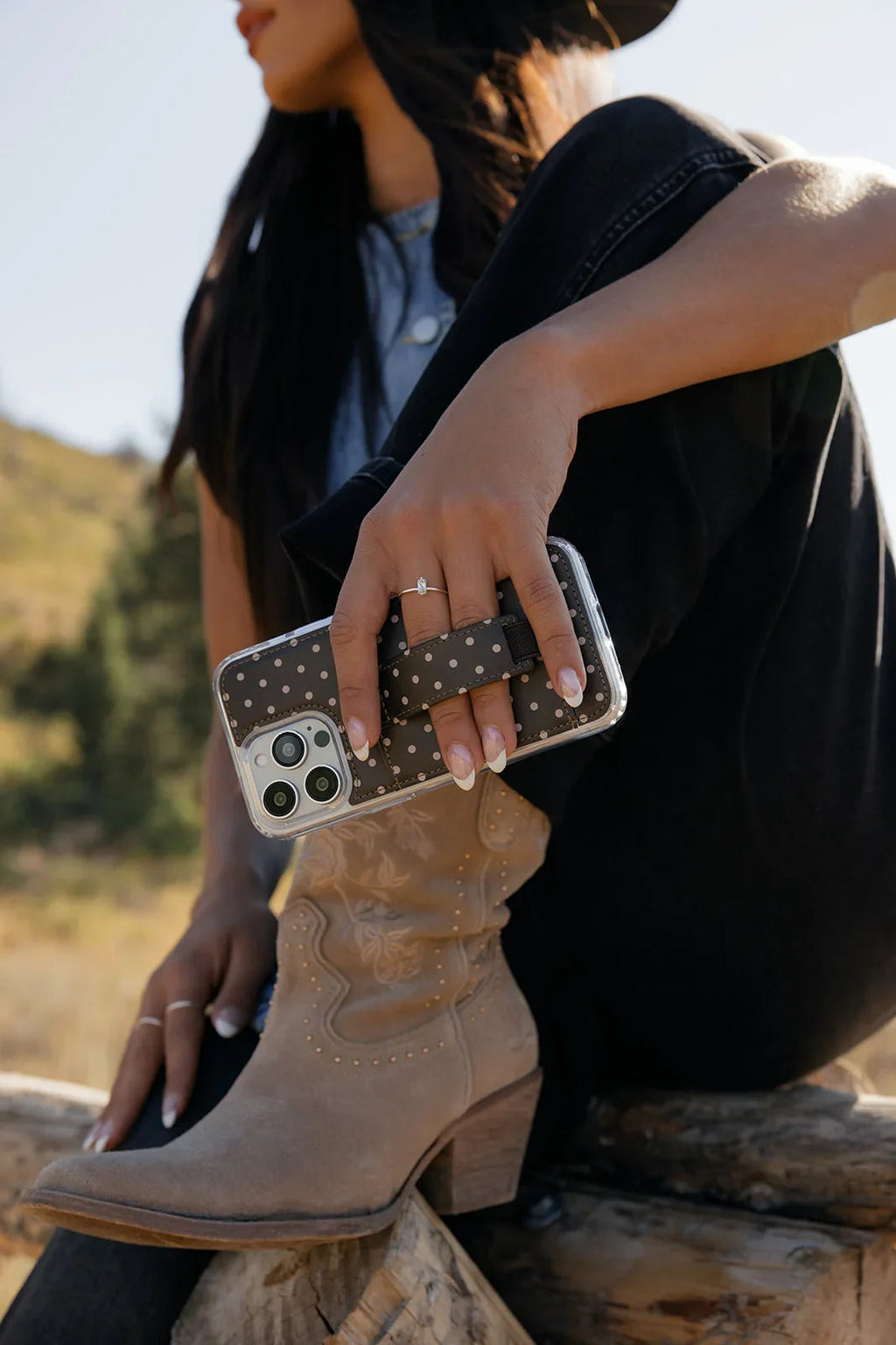 CLASSIC LEATHER GG IPHONE BEES PHONE CASE WITH STRAP