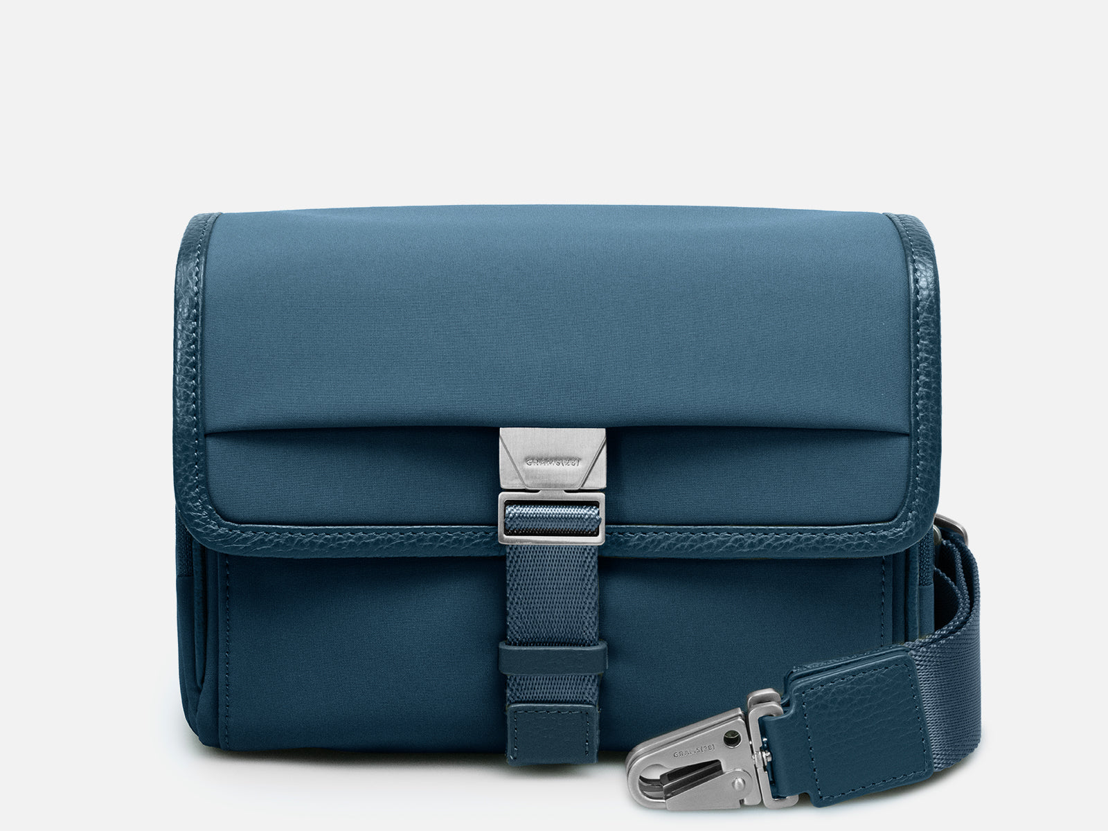 BY-4.3 large  leather bag 34x10x33cm