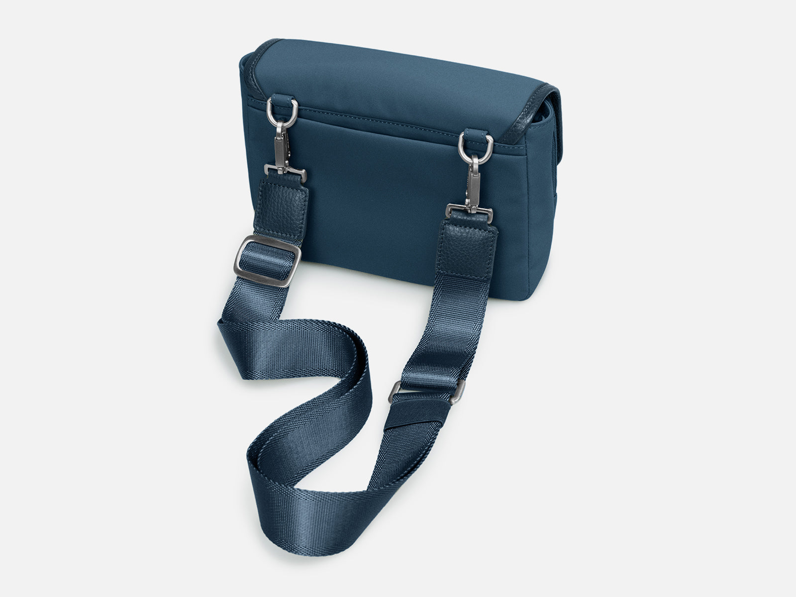 BY-4.3 large  leather bag 34x10x33cm