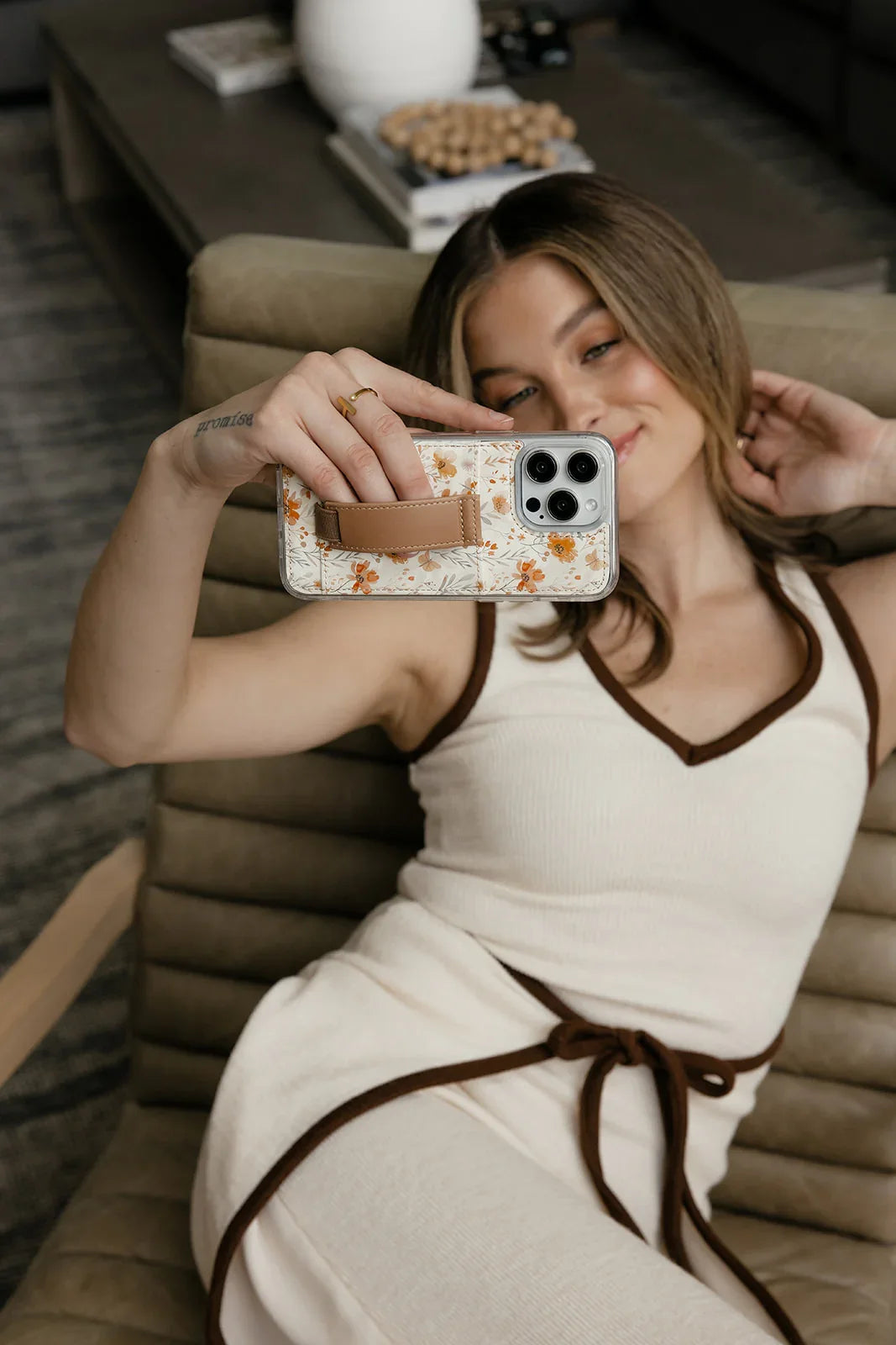 CC IPHONE CASE WITH WALLET AND STRAP PINK