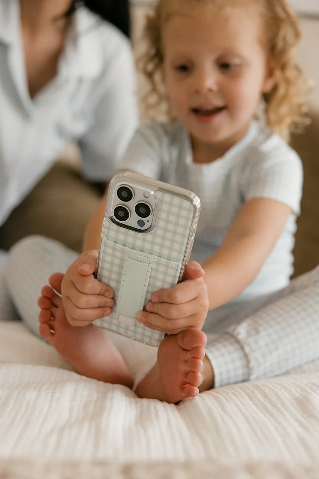 BLACK GG GG IPHONE