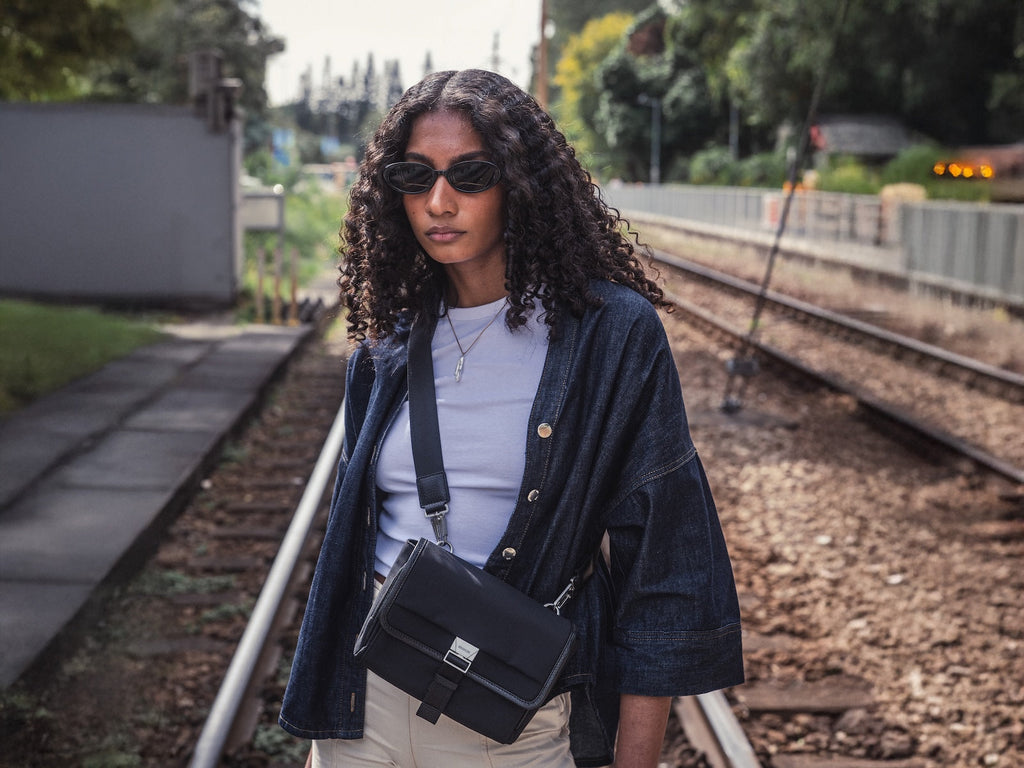 BY-4.3 large  leather bag 34x10x33cm