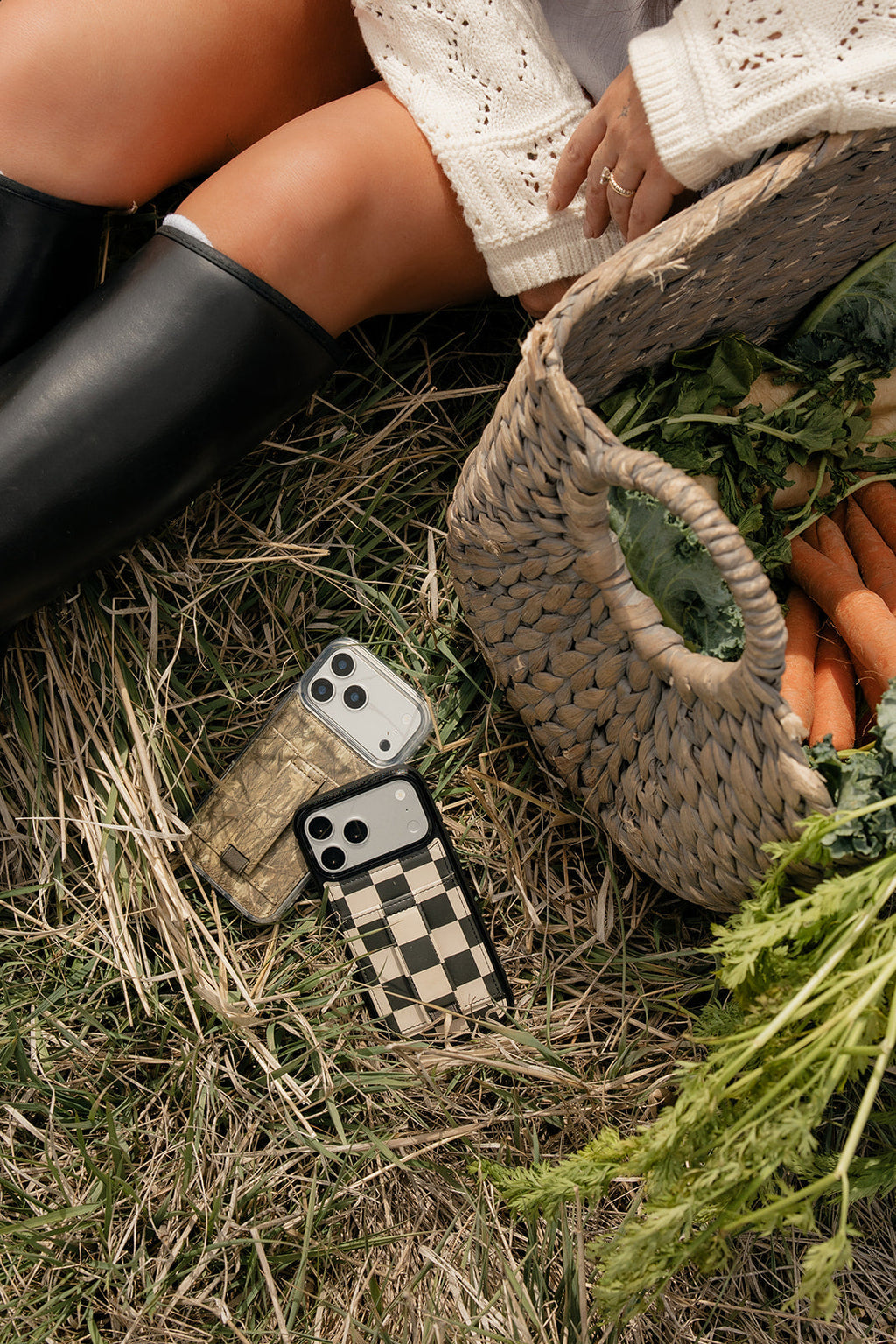 GG IPHONE CASE WITH WALLET