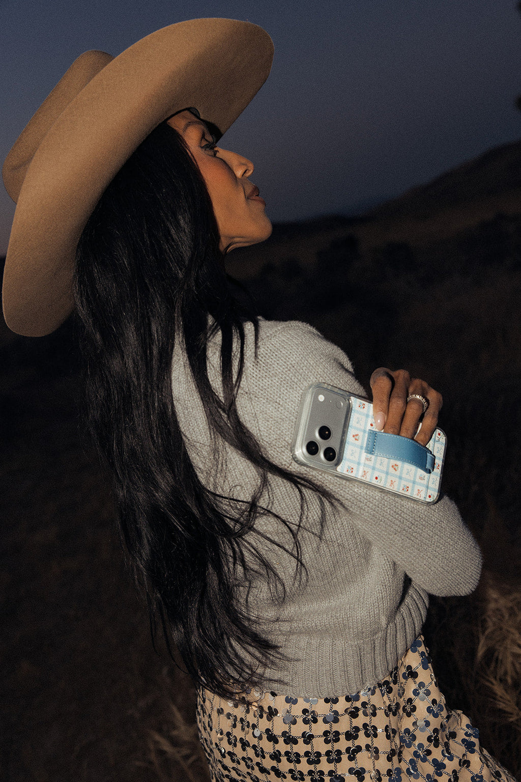 GG IPHONE CASE WITH HOLDER BROWN