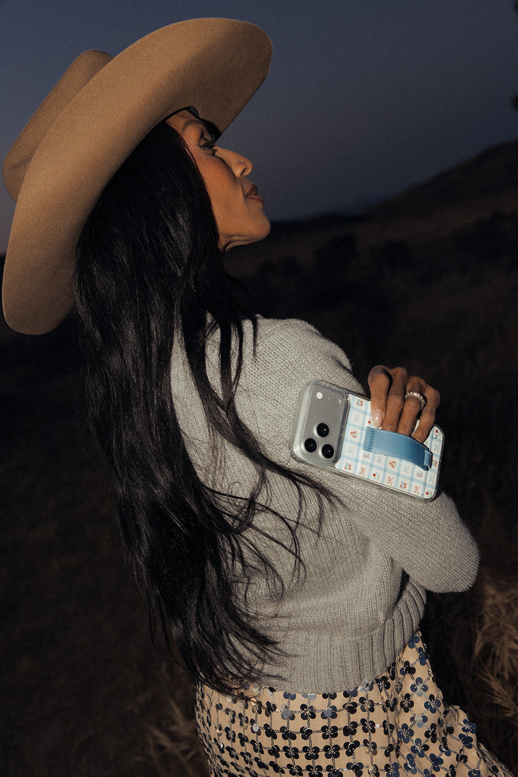 GG IPHONE CASE WITH HOLDER BROWN