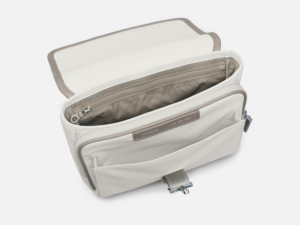 BY-4.3 large  leather bag 34x10x33cm