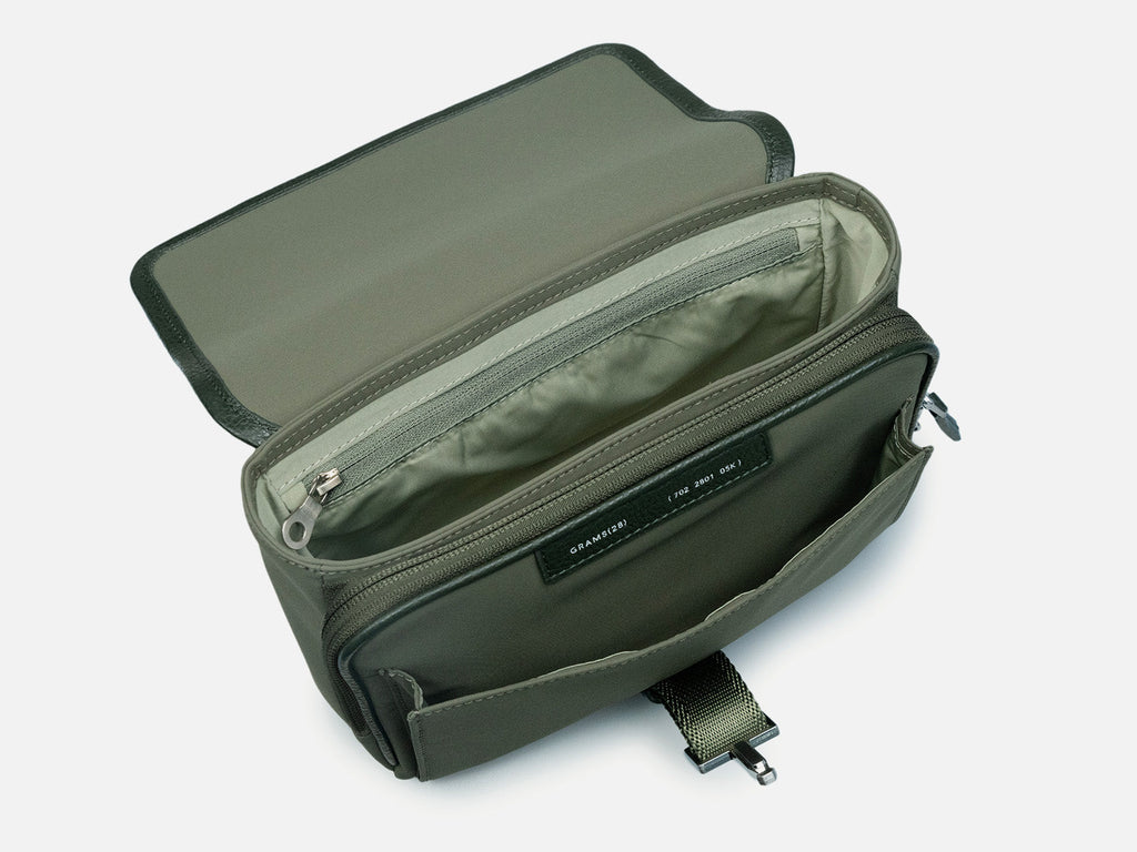 BY-4.3 large  leather bag 34x10x33cm